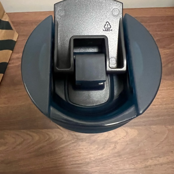 BNWT Starbucks hot tumbler SS 473 ml - Picture 3 of 6